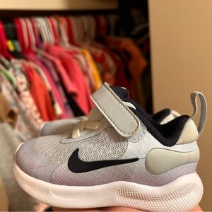 Nike Kids' purple and Black Sneakers